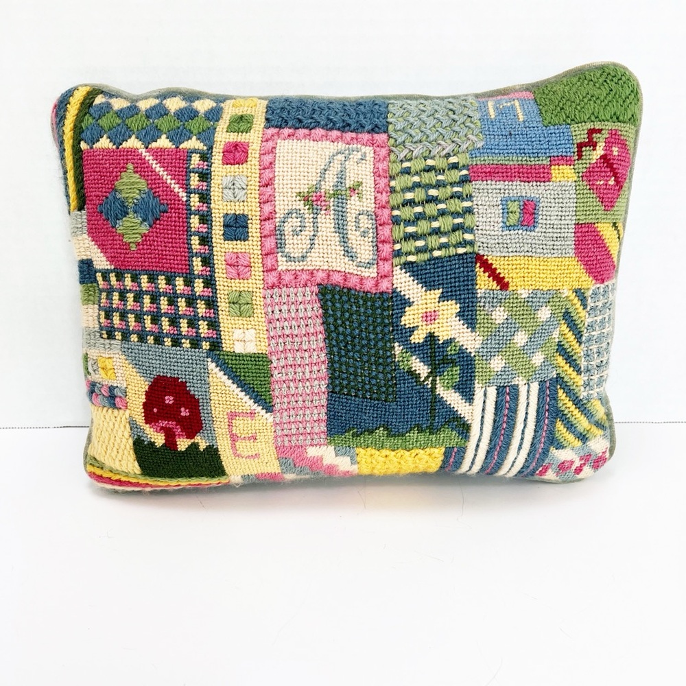 VINTAGE NEEDLEPOINT WOOL PILLOW FABULOUS GEOMETRIC DESIGN GREEN VELVET BACK